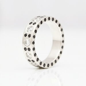 eternity ring with diamonds on sides 0862