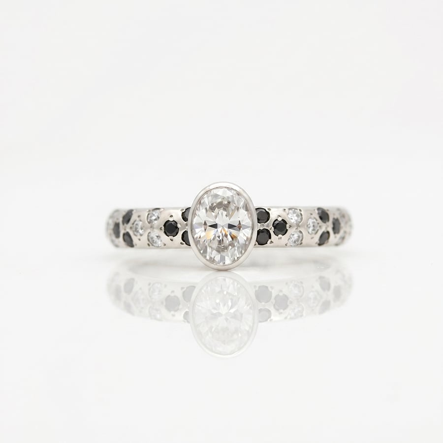 luxury engagement ring bespoke London platinum diamond Davuid Ashton