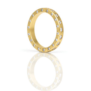 Gold ring with diamonds on all sides