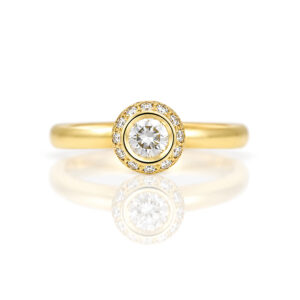 Modern classic natural diamond engagement ring 18ct gold David Ashton 0950 Modern fine jewellery handmade in London bespoke