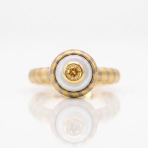 Modern diamond and pearl ring 18ct gold