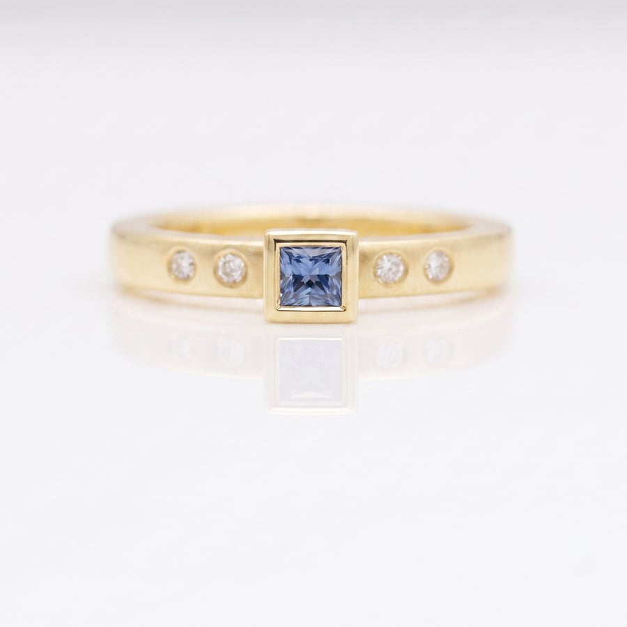 princess cut sapphire modern ring