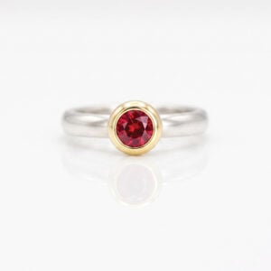 natural ruby ring 18ct gold and Platinum 0999