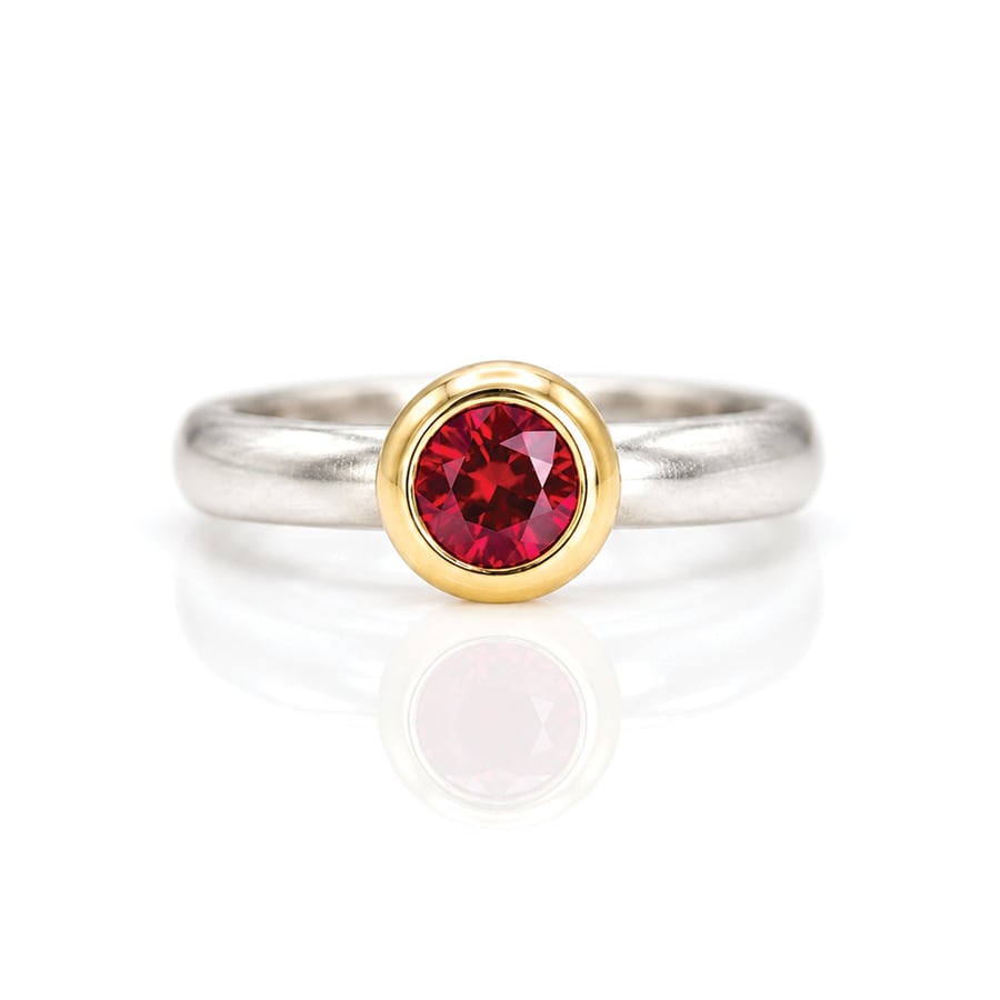 natural ruby ring 18ct gold and Platinum 0999