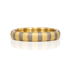 18ct gold striped ring