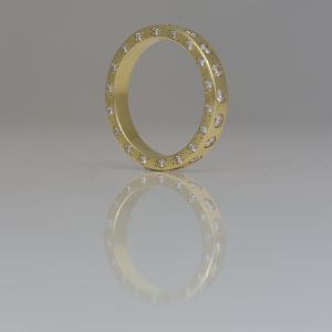Diamonds set on all edges of 18ct gold ring