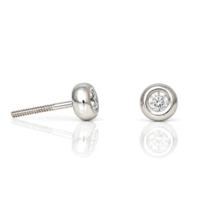 Simple Platinum and natural diamodn earstuds.8161
