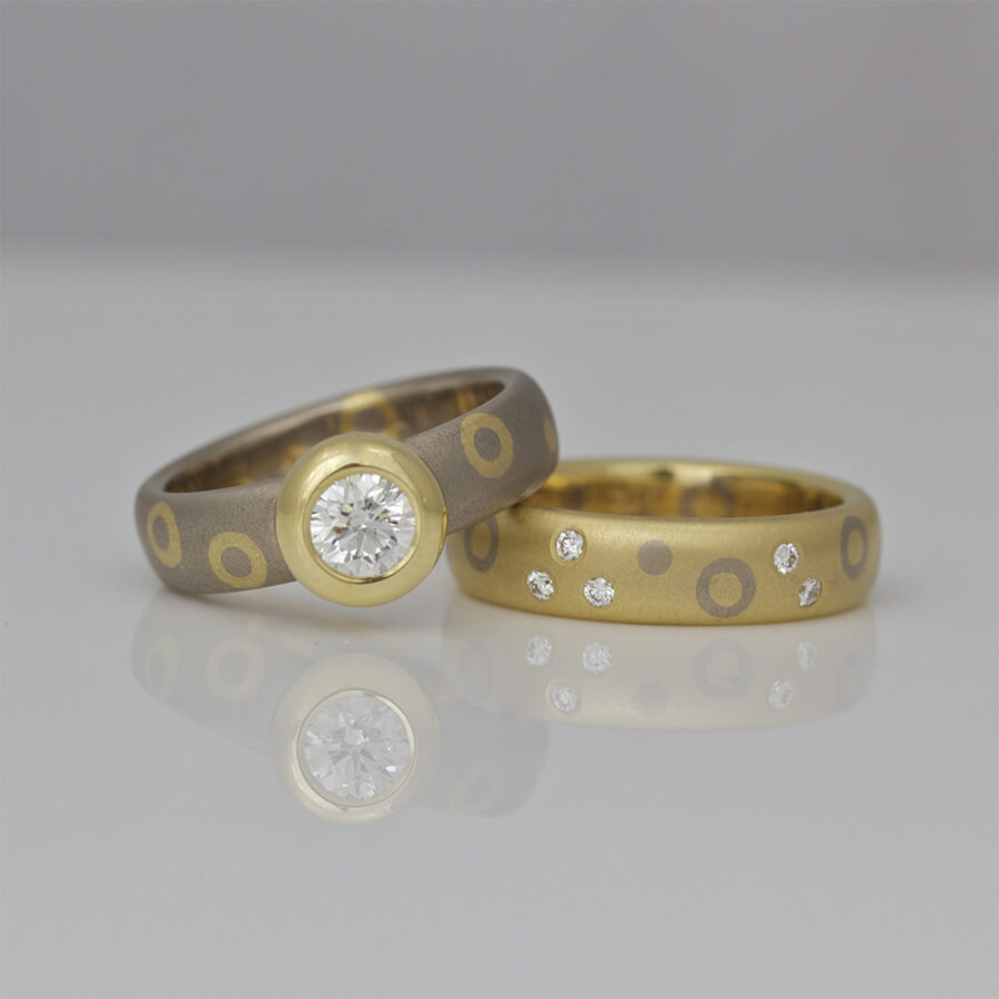 Unique diamond set modern 18ct gold ring - Image 2