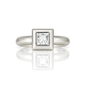 Modern princess cut diamond ring in Platinum David Ashton 0768
