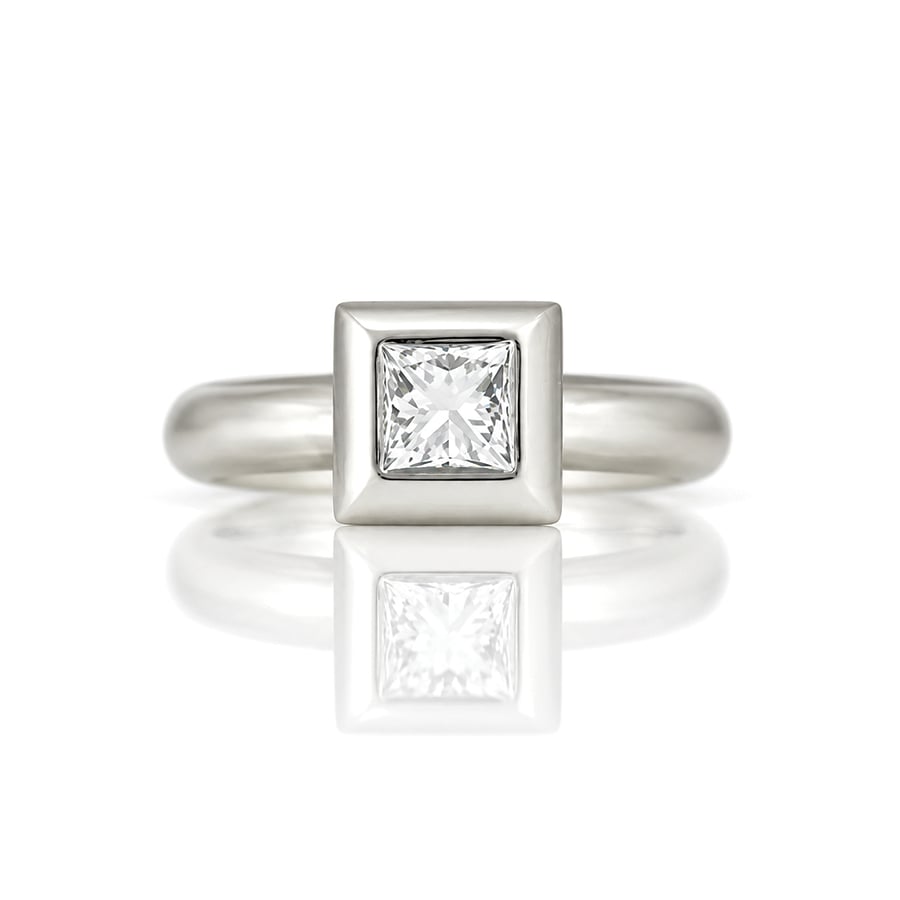 Modern princess cut diamond ring in Platinum David Ashton 0768