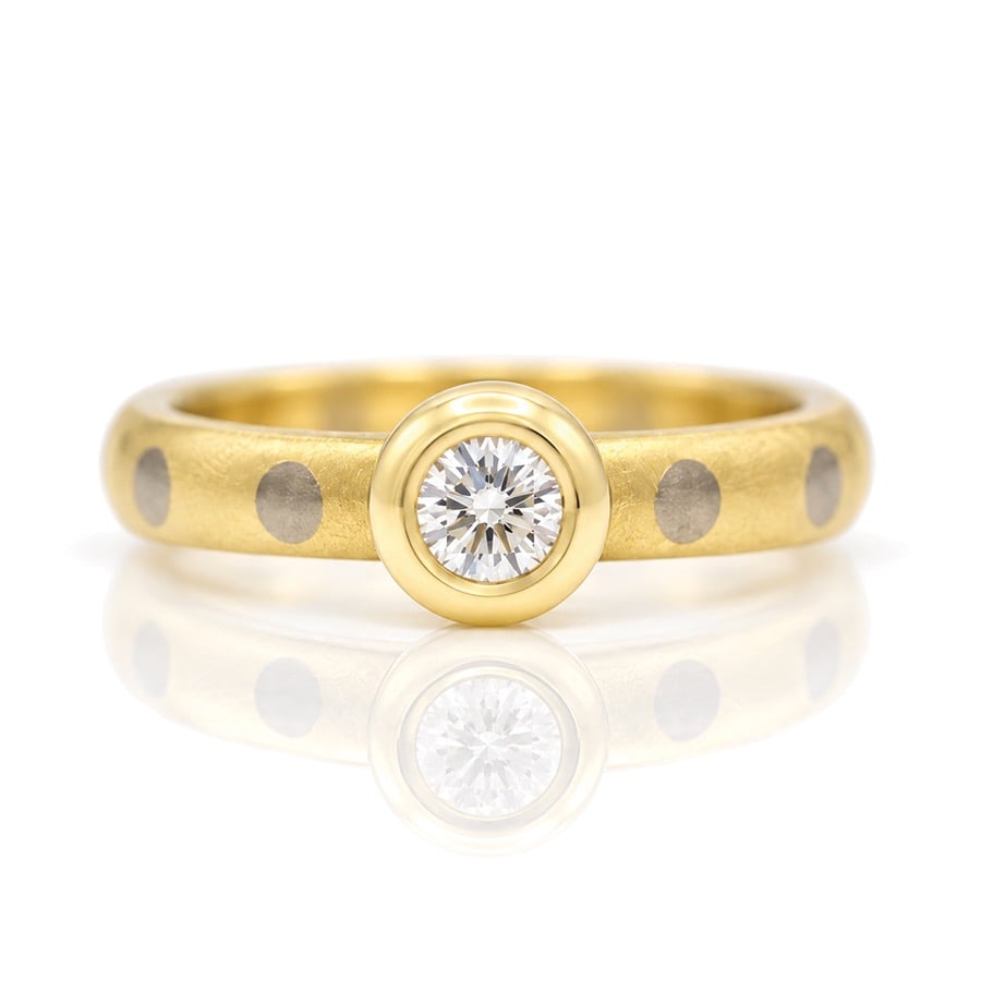 modern diamond ring with spotty band 0437