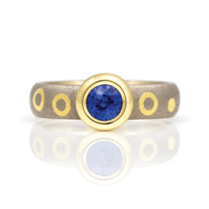 rub-over set sapphire on chunky ring