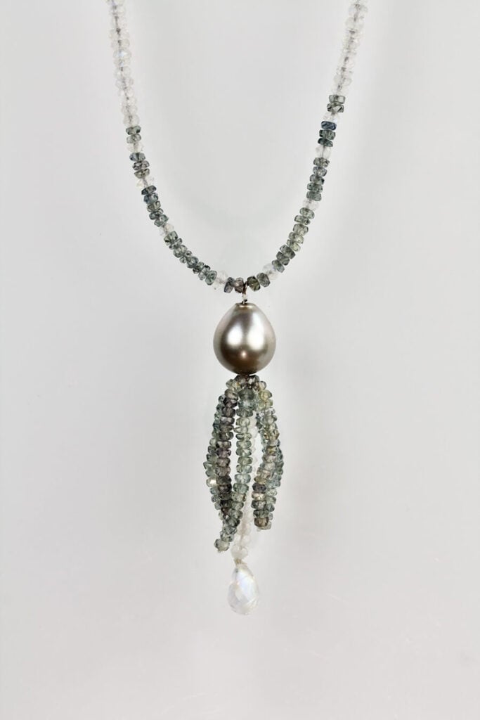 Natural sapphire tahitian pearl necklace David Ashton