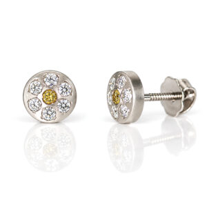 Platinum nd diamodn earstuds disy pattern ear-studs