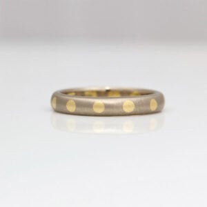 Narrow ring with dots