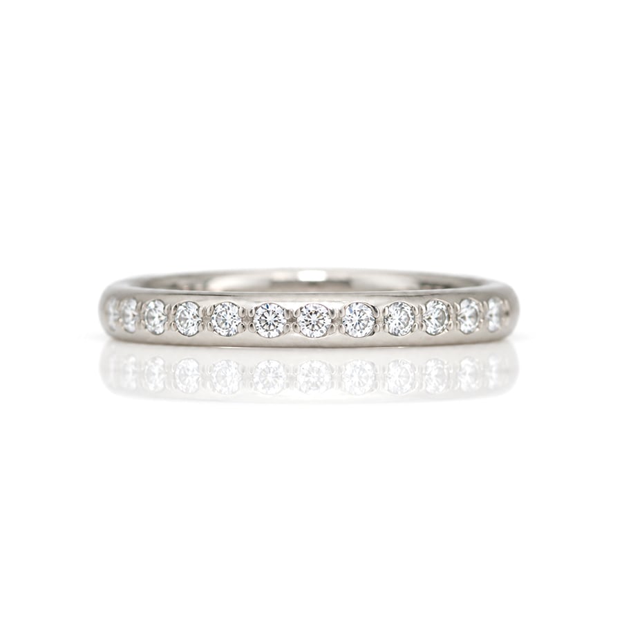 elegant diamond set ring 0911