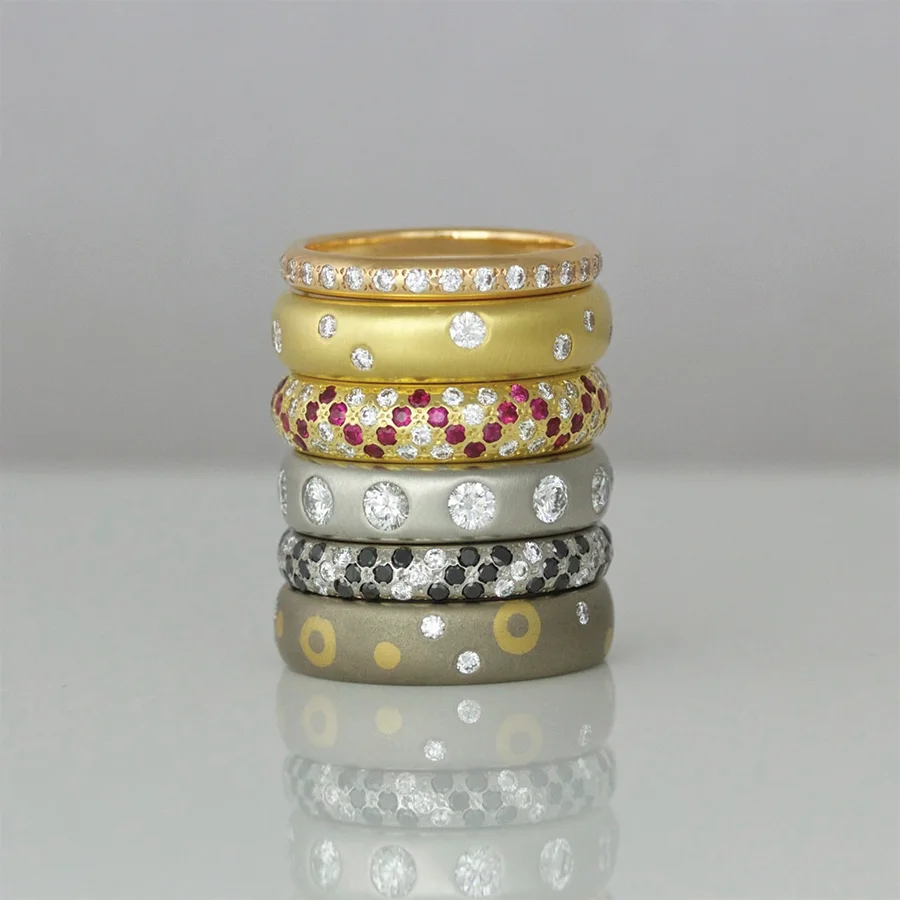 Narrow Platinum diamond set ring - Image 3