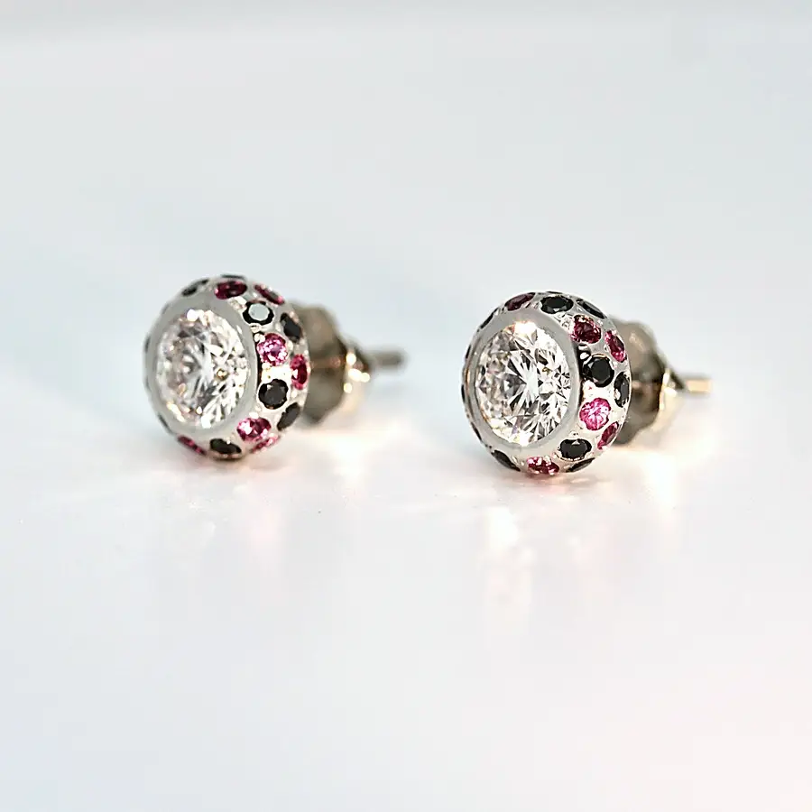 Natural diamond with pink sapphire and black diamond earstuds