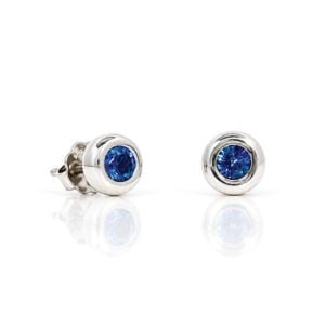 Ceylon sapphire platinum ear-studs