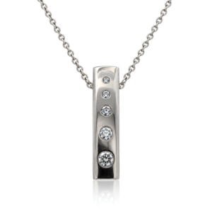 Platinum pendent with 5 diamonds